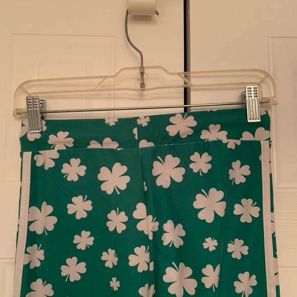 🍀Luck of the Irish 4 Leaf Clover High Waist Leggings (Green & White) - Picture 5 of 7